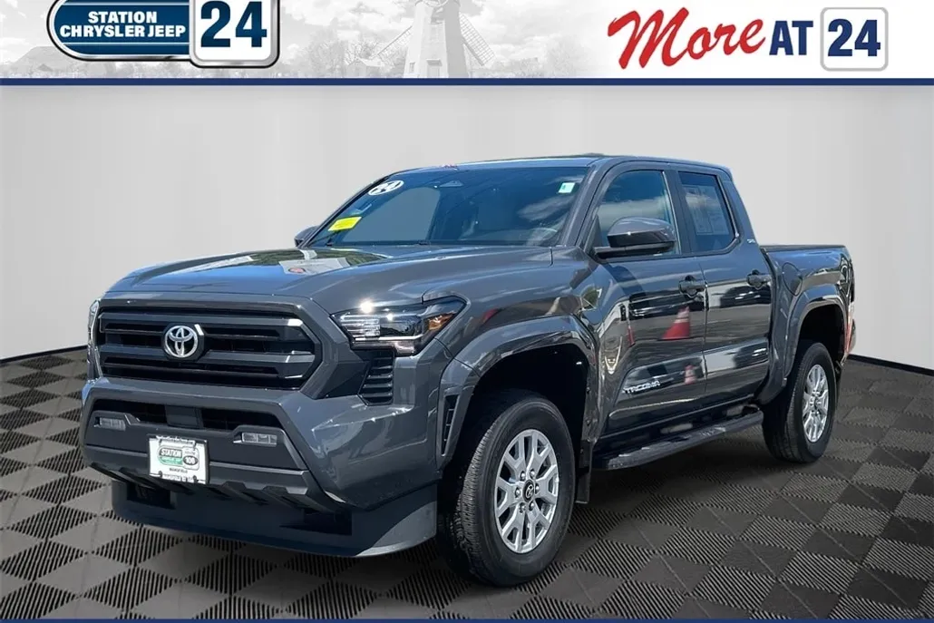 2024 Toyota Tacoma SR5 4x4 photo 1