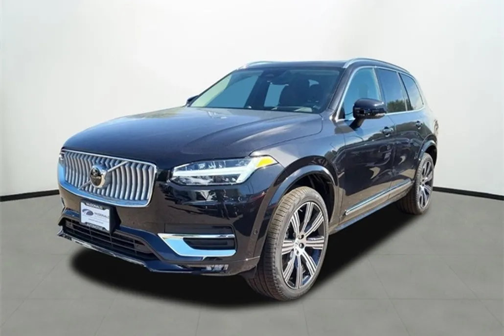 2025 Volvo XC90 AWD photo 1