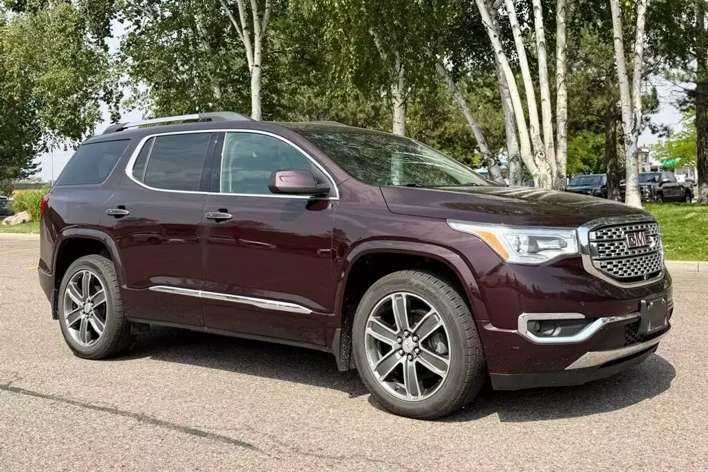 2017 Gmc Acadia Denali photo 1