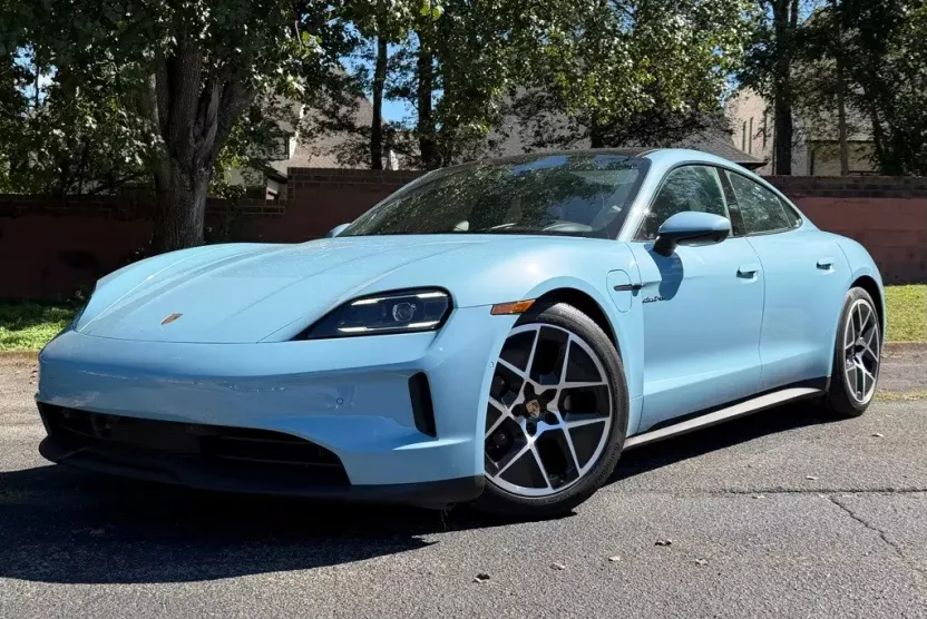 2025 Porsche Taycan 4S photo 1