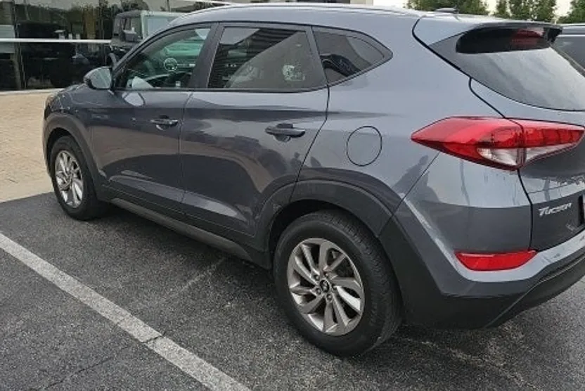 2016 Hyundai Tucson SE photo 1