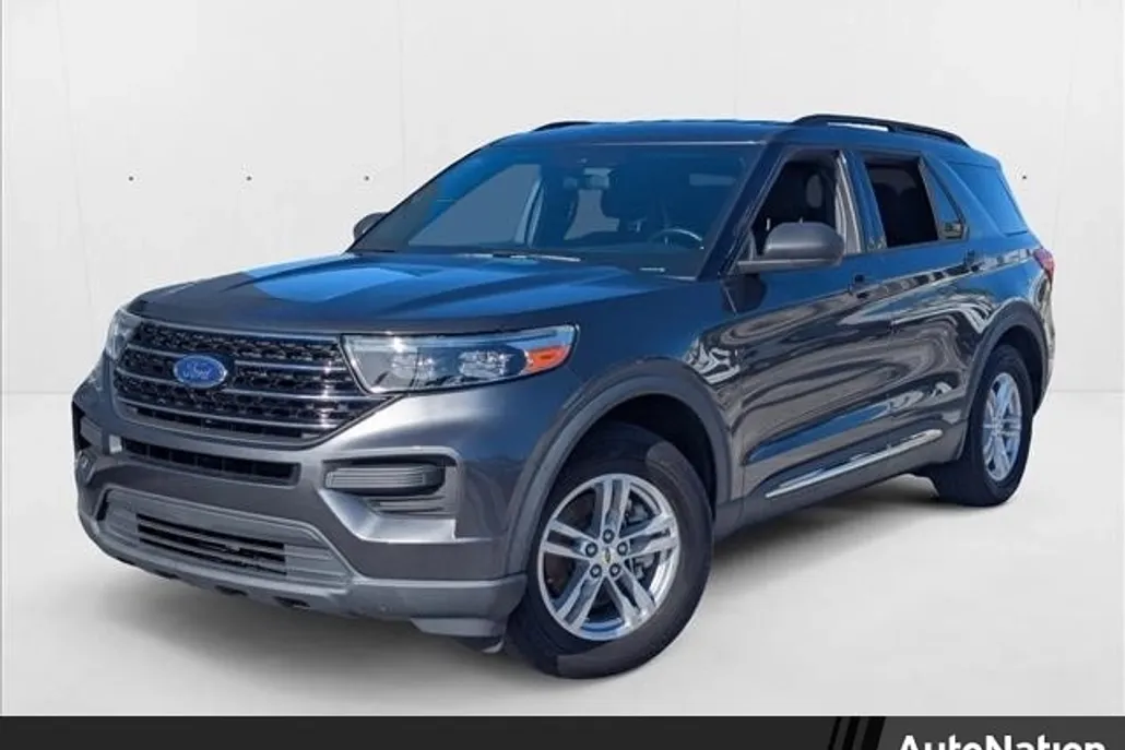 2020 Ford Explorer XLT photo 1