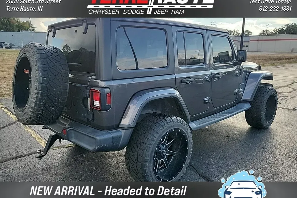 2019 Jeep Wrangler Unlimited Sahara photo 1