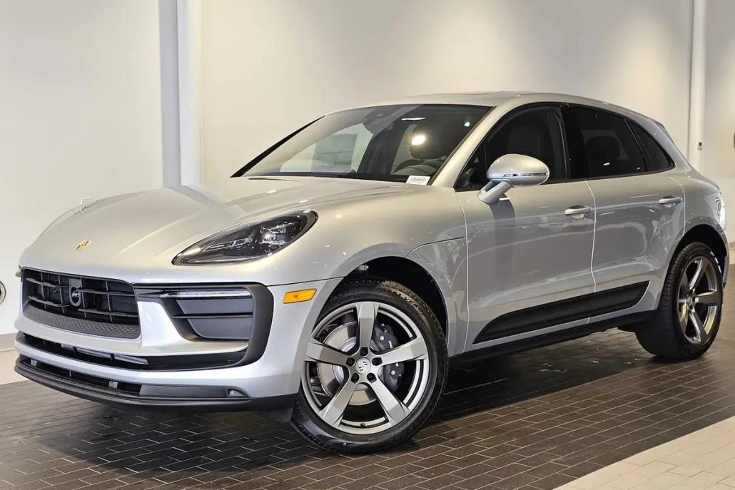 2025 Porsche Macan Base photo 1