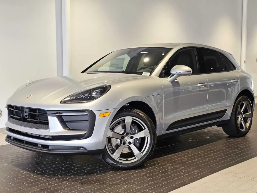 2025 Porsche Macan Base photo 1