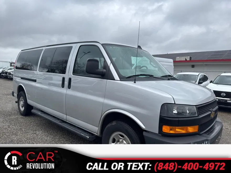 2020 Chevrolet Express Passenger LS 3500 photo 1