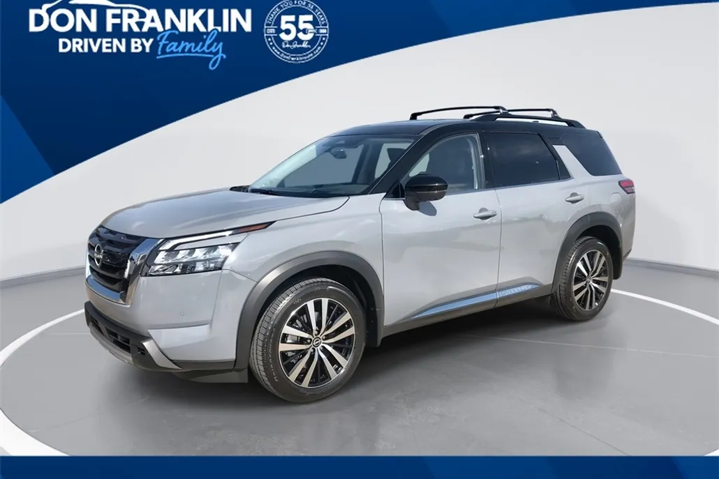 2025 Nissan Pathfinder Platinum photo 1
