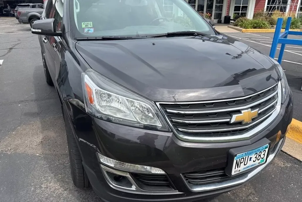2016 Chevrolet Traverse 1LT photo 1