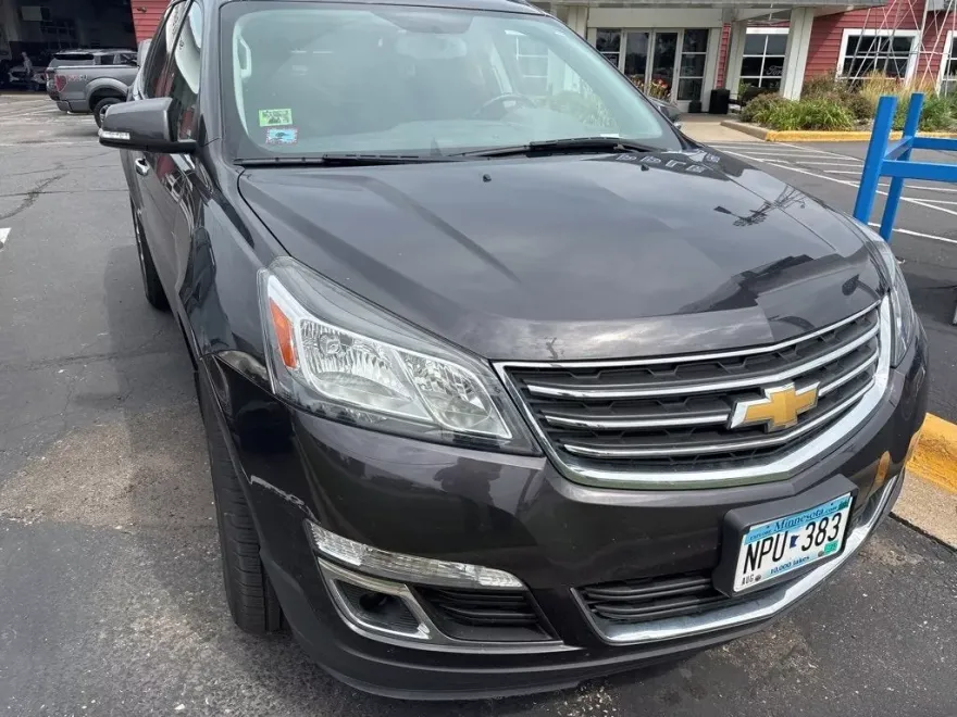 2016 Chevrolet Traverse 1LT photo 1