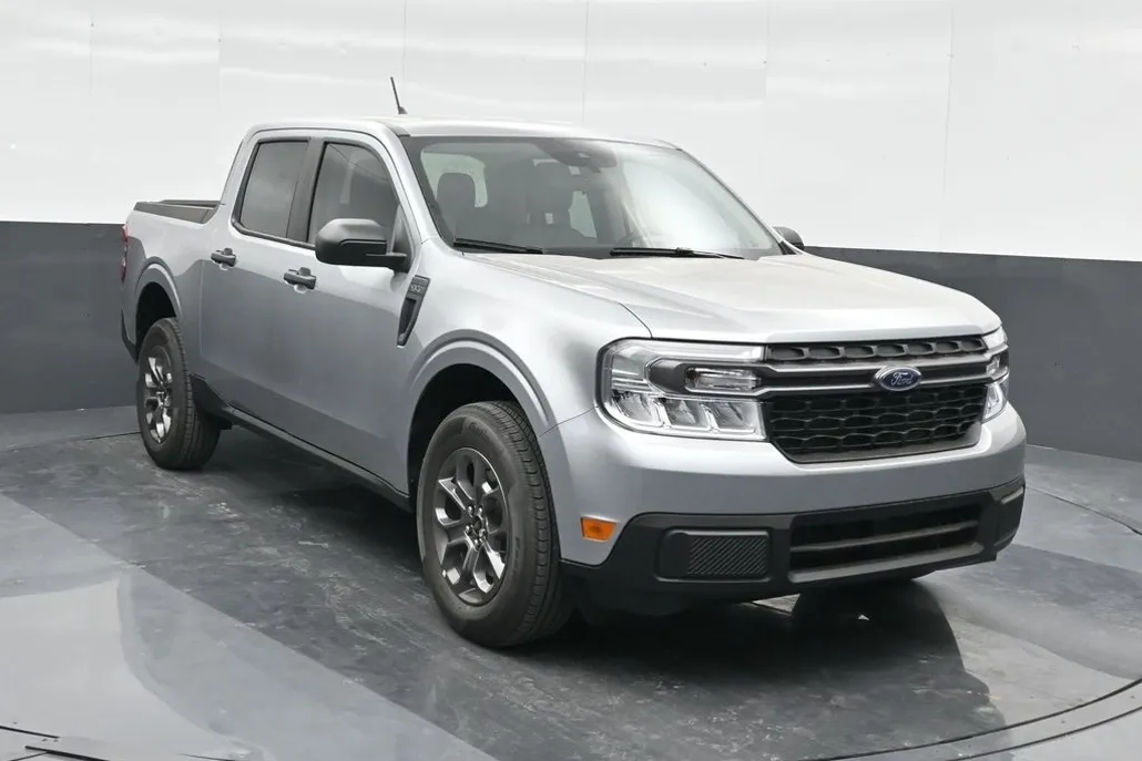 2024 Ford Maverick XLT photo 1