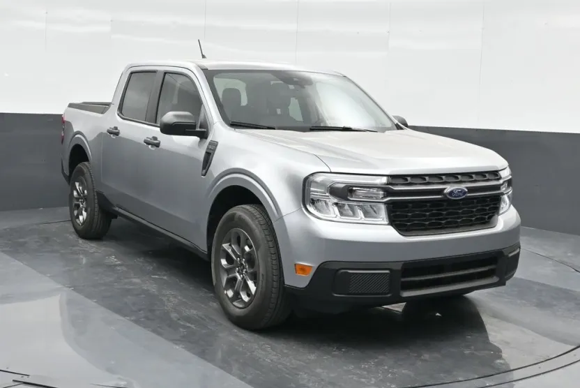 2024 Ford Maverick XLT photo 1