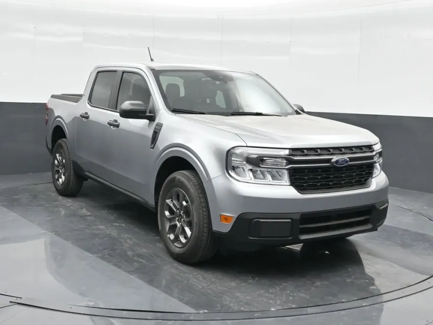2024 Ford Maverick XLT photo 1