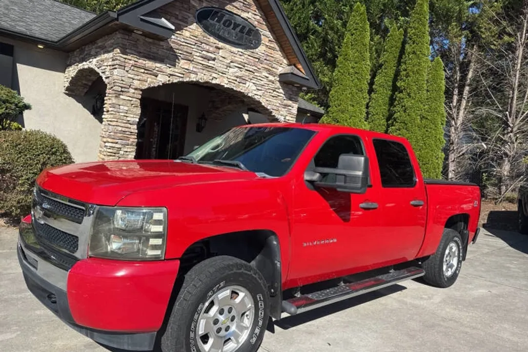 2010 Chevrolet Silverado 1500 LT photo 1