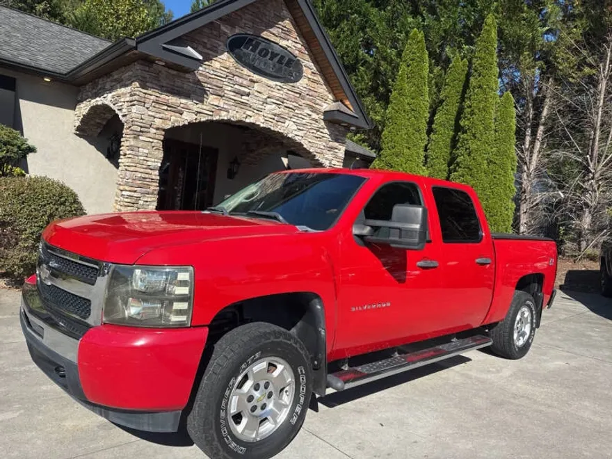2010 Chevrolet Silverado 1500 LT photo 1