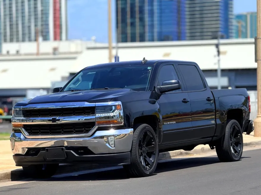 2018 Chevrolet Silverado 1500 photo 1
