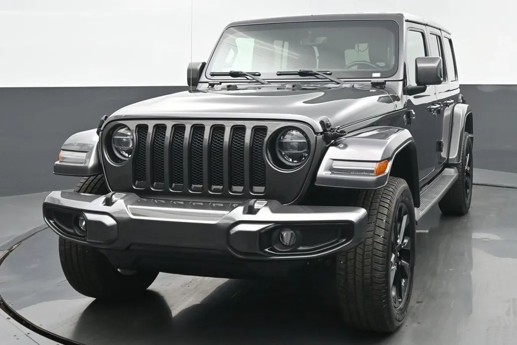 2021 Jeep Wrangler Sahara High Altitude photo 1