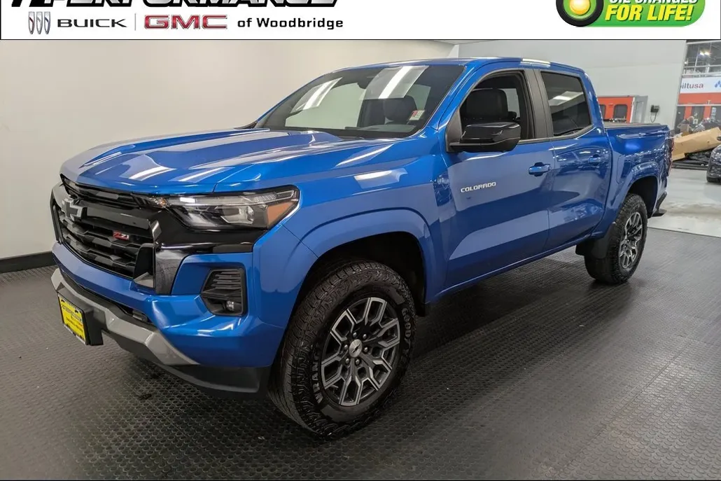 2023 Chevrolet Colorado Z71 photo 1