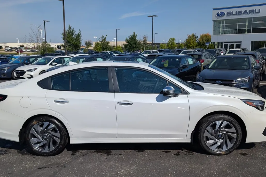 2025 Subaru Legacy Touring XT photo 1