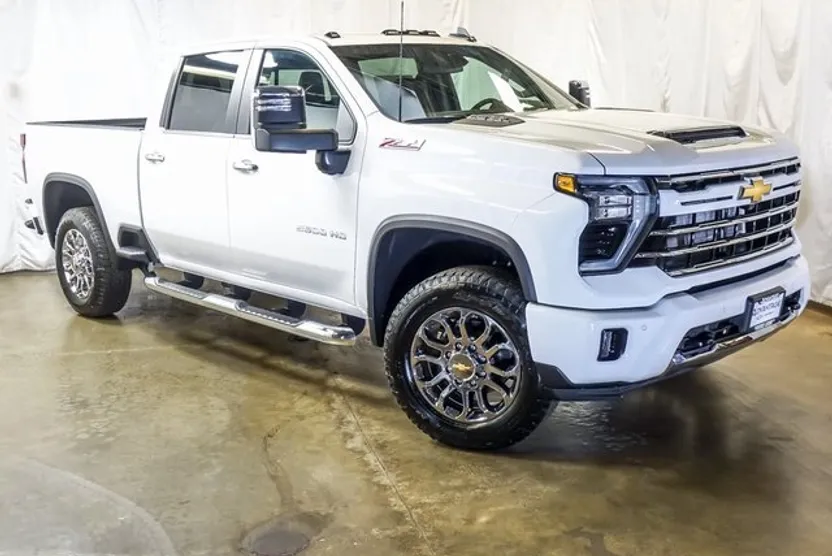 2026 Chevrolet Silverado 2500HD LT photo 1