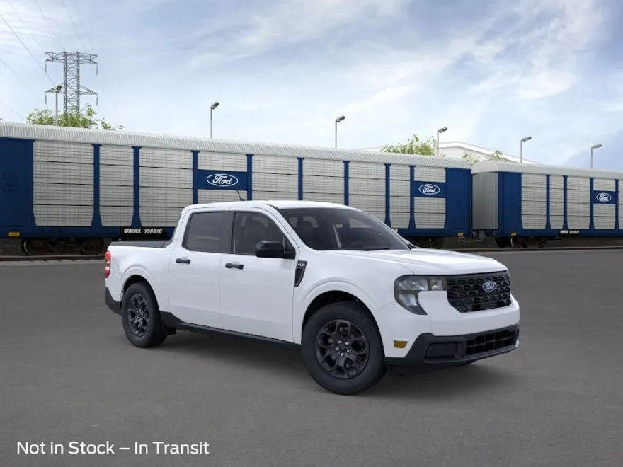 2025 Ford Maverick XLT photo 1