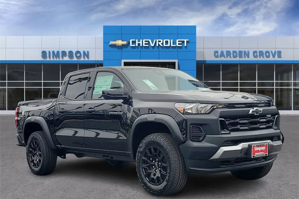 2026 Chevrolet Colorado Trail Boss photo 1