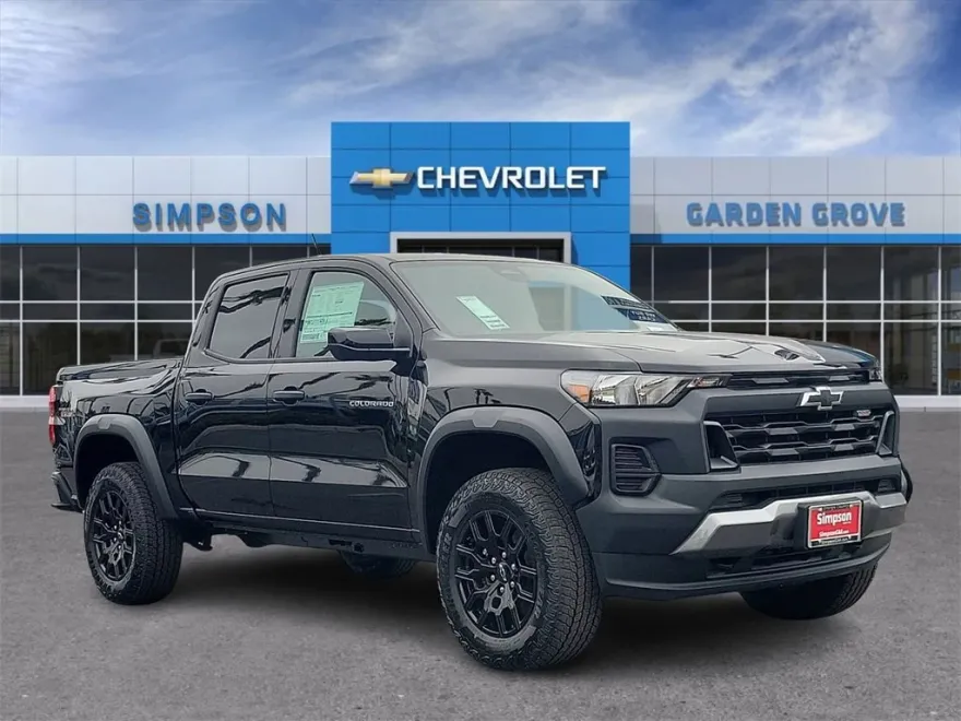 2026 Chevrolet Colorado Trail Boss photo 1