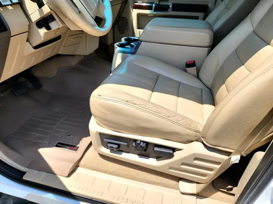 2008 Ford F-350 Lariat photo 6
