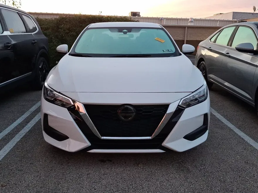 2022 Nissan Sentra SV photo 1