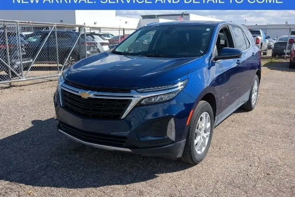 2023 Chevrolet Equinox LT photo 1