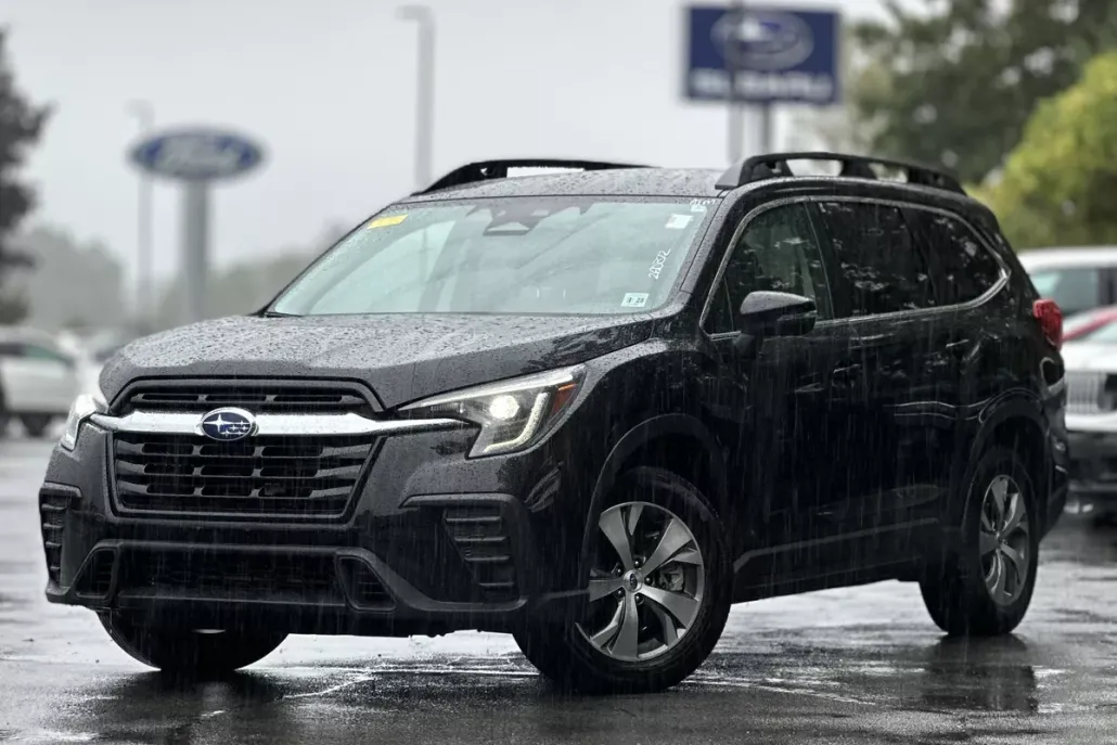 2023 Subaru Ascent Premium photo 1