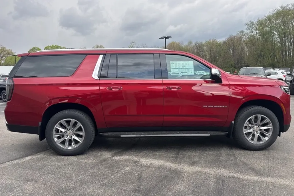 2025 Chevrolet Suburban Premier photo 1