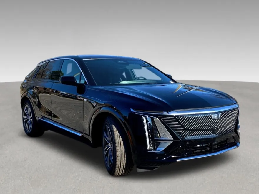2024 Cadillac Lyriq Luxury photo 1