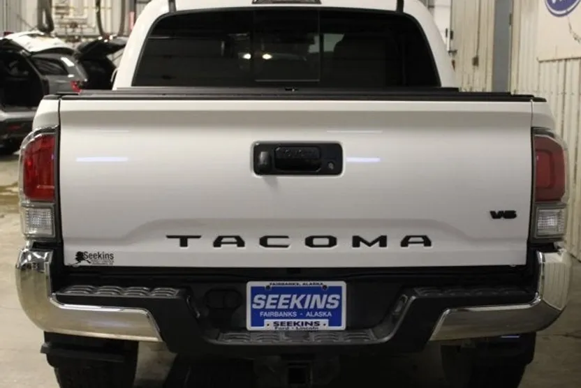 2023 Toyota Tacoma 4x4 TRD photo 1