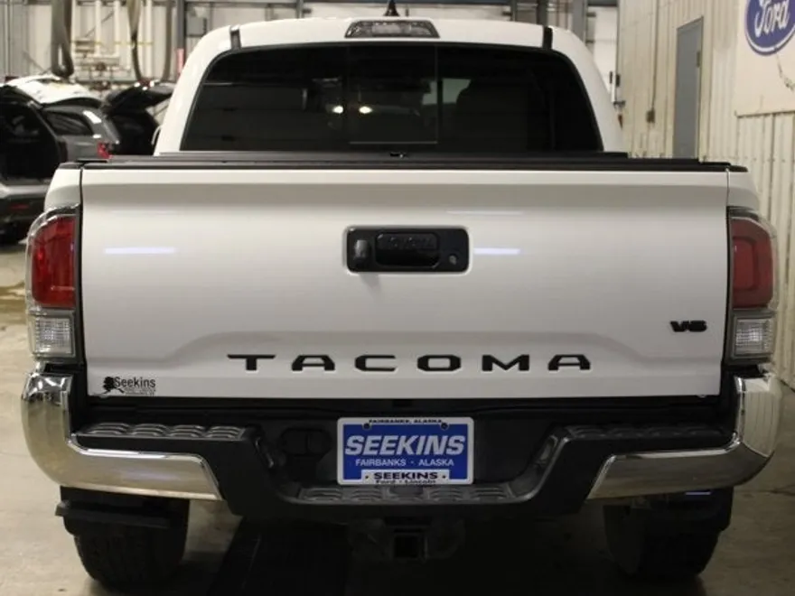 2023 Toyota Tacoma 4x4 TRD photo 1