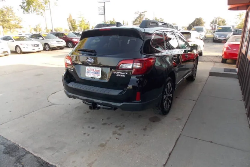 2016 Subaru Outback 2.5i Limited photo 1