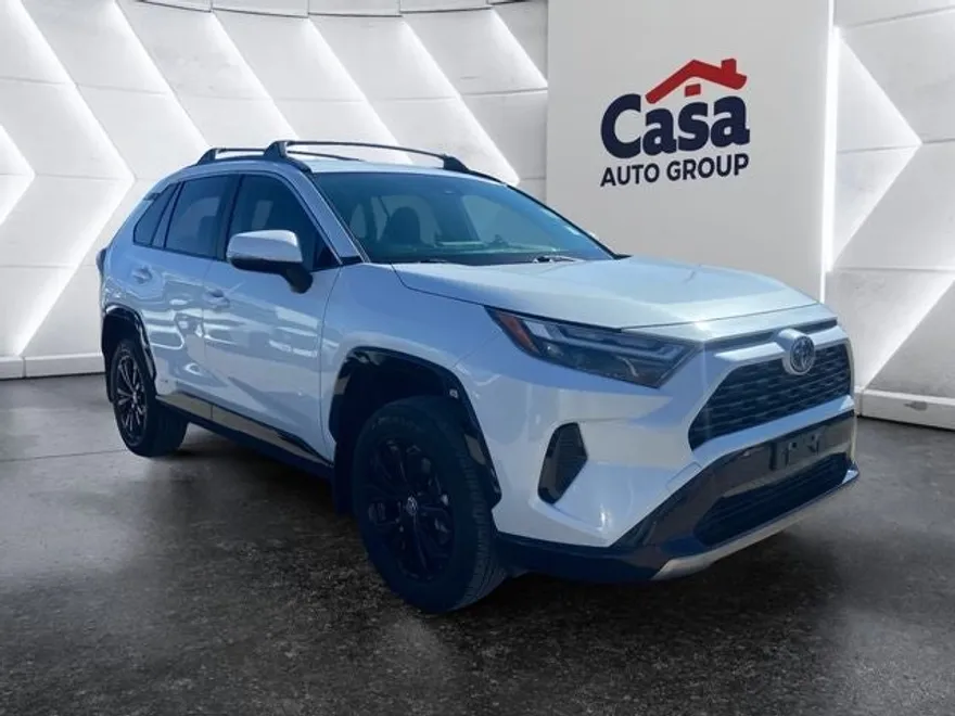 2023 Toyota RAV4 Hybrid SE photo 1
