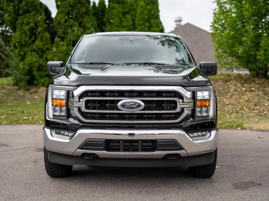 2023 Ford F-150 XLT photo 1