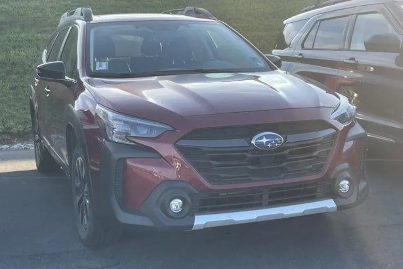 2023 Subaru Outback Limited photo 1