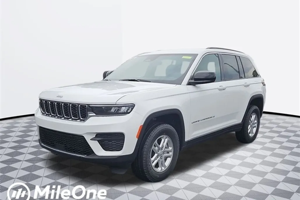 2025 Jeep Grand Cherokee Laredo photo 1