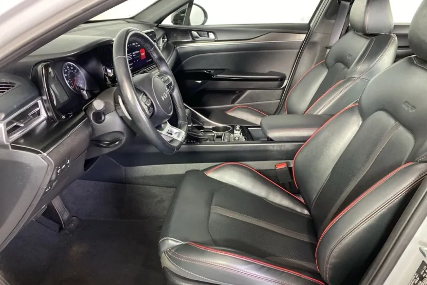 2024 Kia K5 GT photo 1