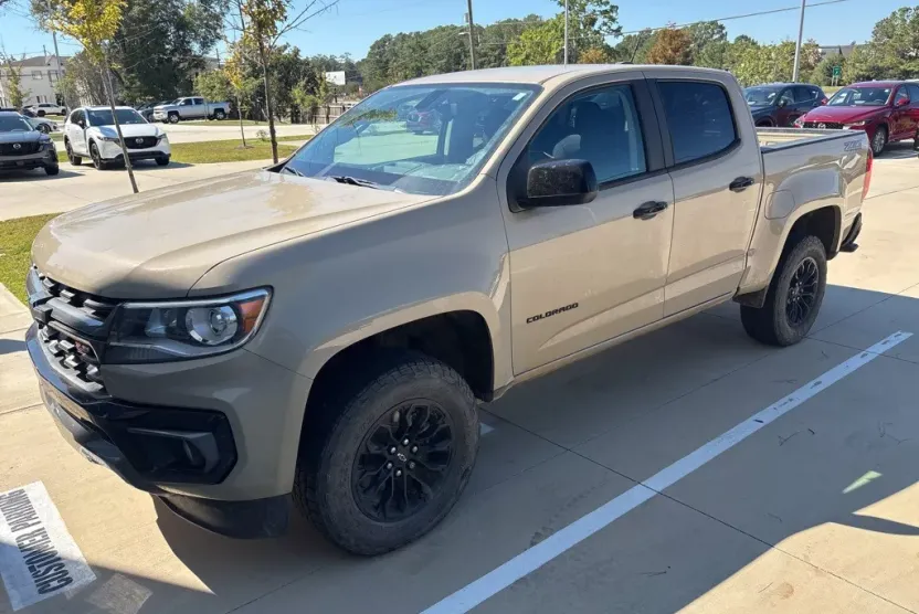 2022 Chevrolet Colorado Z71 photo 1
