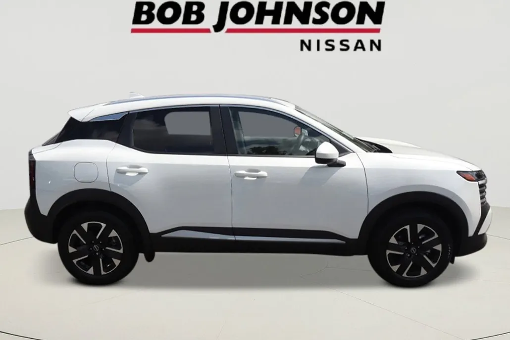 2025 Nissan Kicks SV photo 1