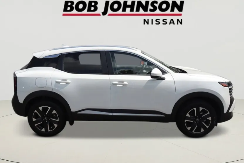 2025 Nissan Kicks SV photo 1