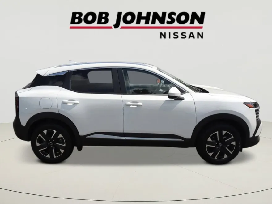 2025 Nissan Kicks SV photo 1
