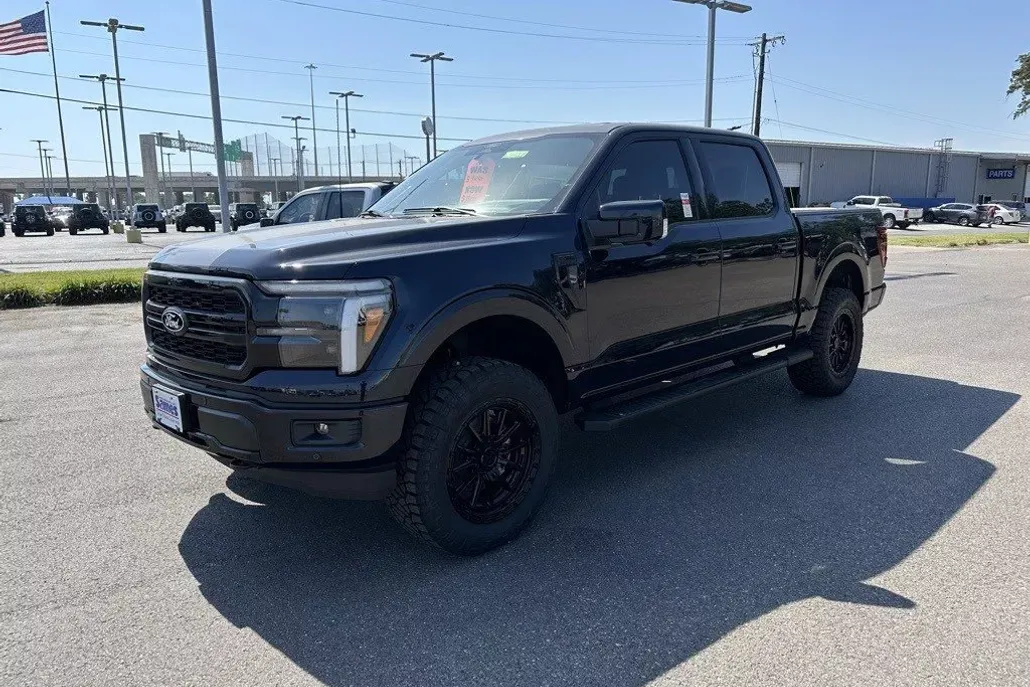 2025 Ford F-150 Lariat photo 1
