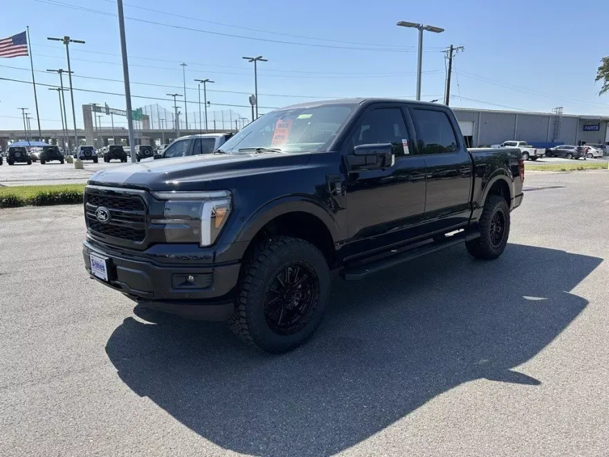 2025 Ford F-150 Lariat photo 1