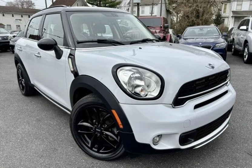 2015 Mini Countryman S ALL4 photo 1