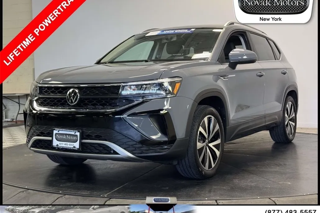 2022 Volkswagen Taos SE photo 1