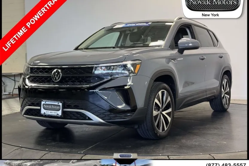 2022 Volkswagen Taos SE photo 1