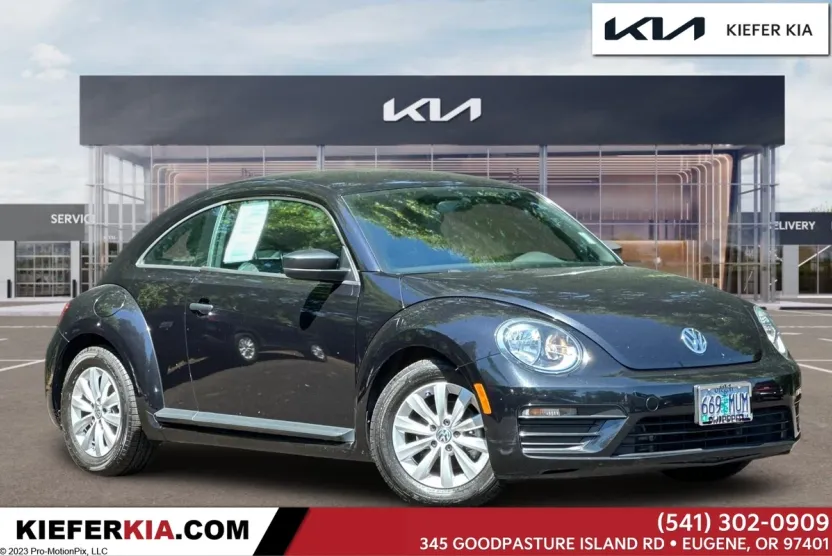 2018 Volkswagen Beetle S photo 1